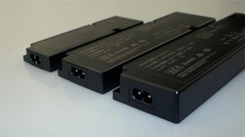 FUENTE ALIM.CONMUTADA   230V AC  1 SAL. PLANO  24V DC 2,5 AMP. 60 WAT.